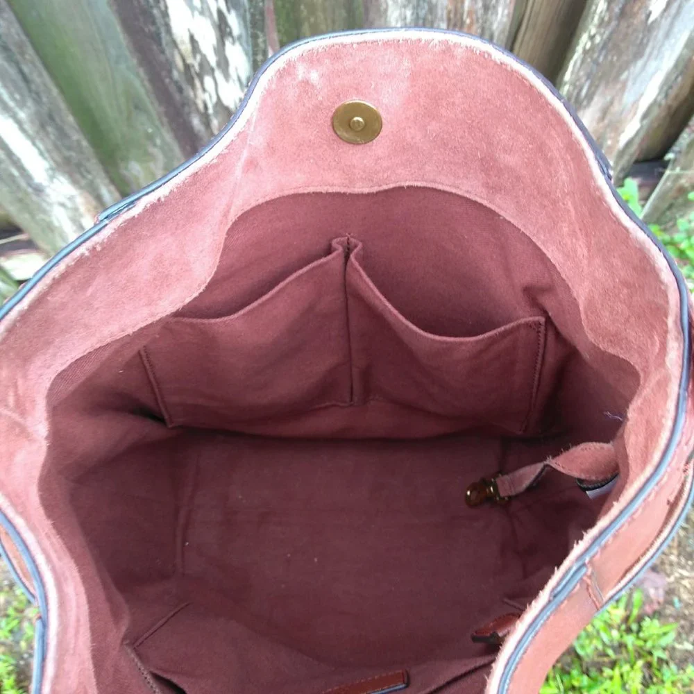 Frye bucket hobo